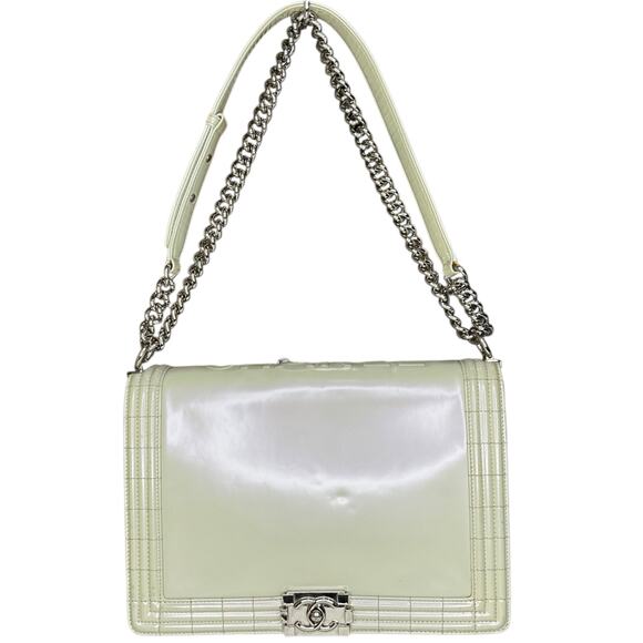 Chanel Pearl Iridescent Glazed Patent Leather Large Reverso Boy Flap Bag - Picture 8 of 16